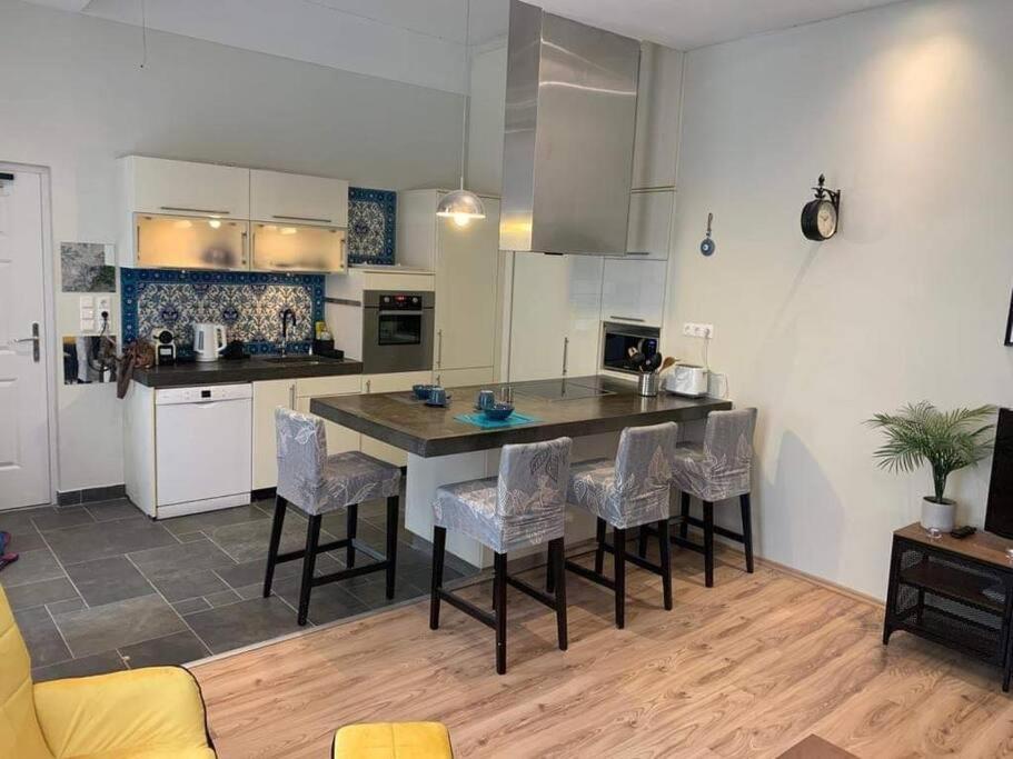 Gozsdu Top Suite Budapest Luaran gambar